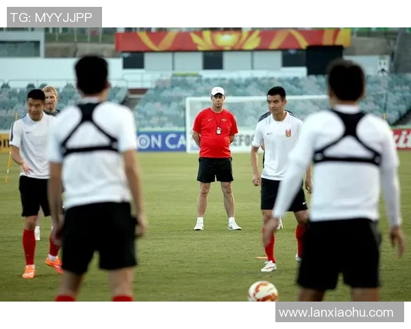 当足球明星遭遇球迷调侃时该如何应对与化解困境 当足球明星遭遇球迷调侃时该如何应对与化解困境