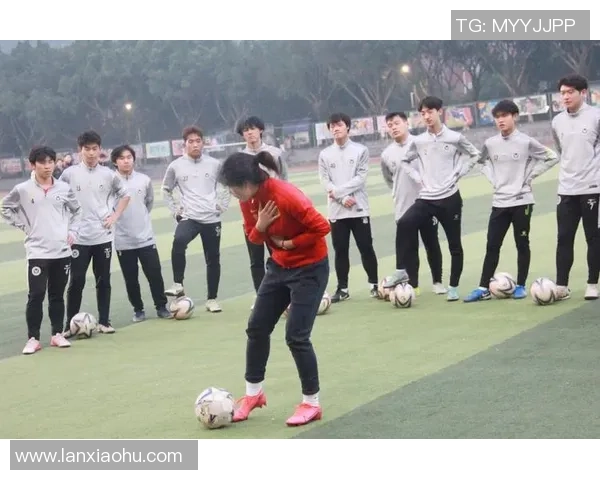 踢足球动作不协调却依然闪耀赛场的几位球星揭秘